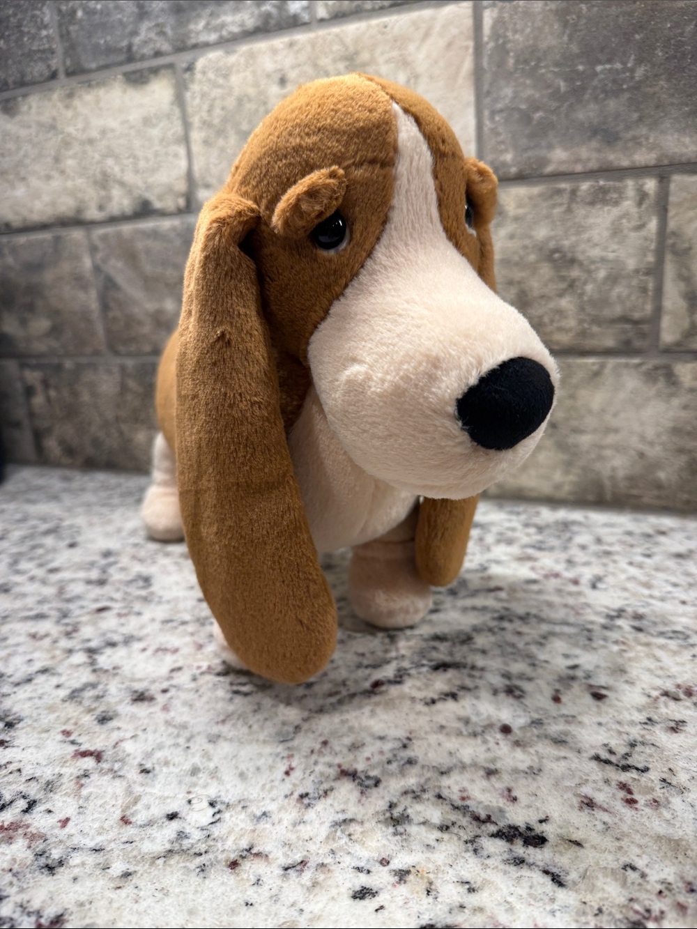 Jellycat Randall Basset Hound - Picture 7 of 9